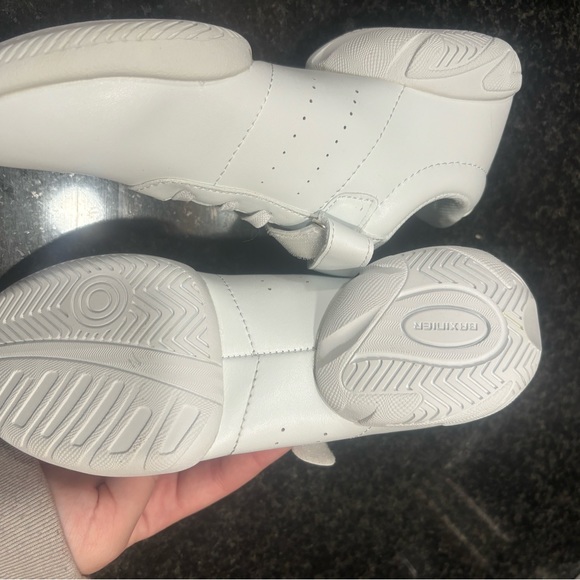 Dance shoes and cheerleading - Picture 6 of 6